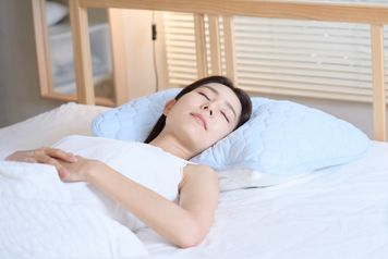 女性の悩みを高機能繊維でサポート 寝汗の不快感を抑制する安眠枕パッドを販売開始 - 本文画像